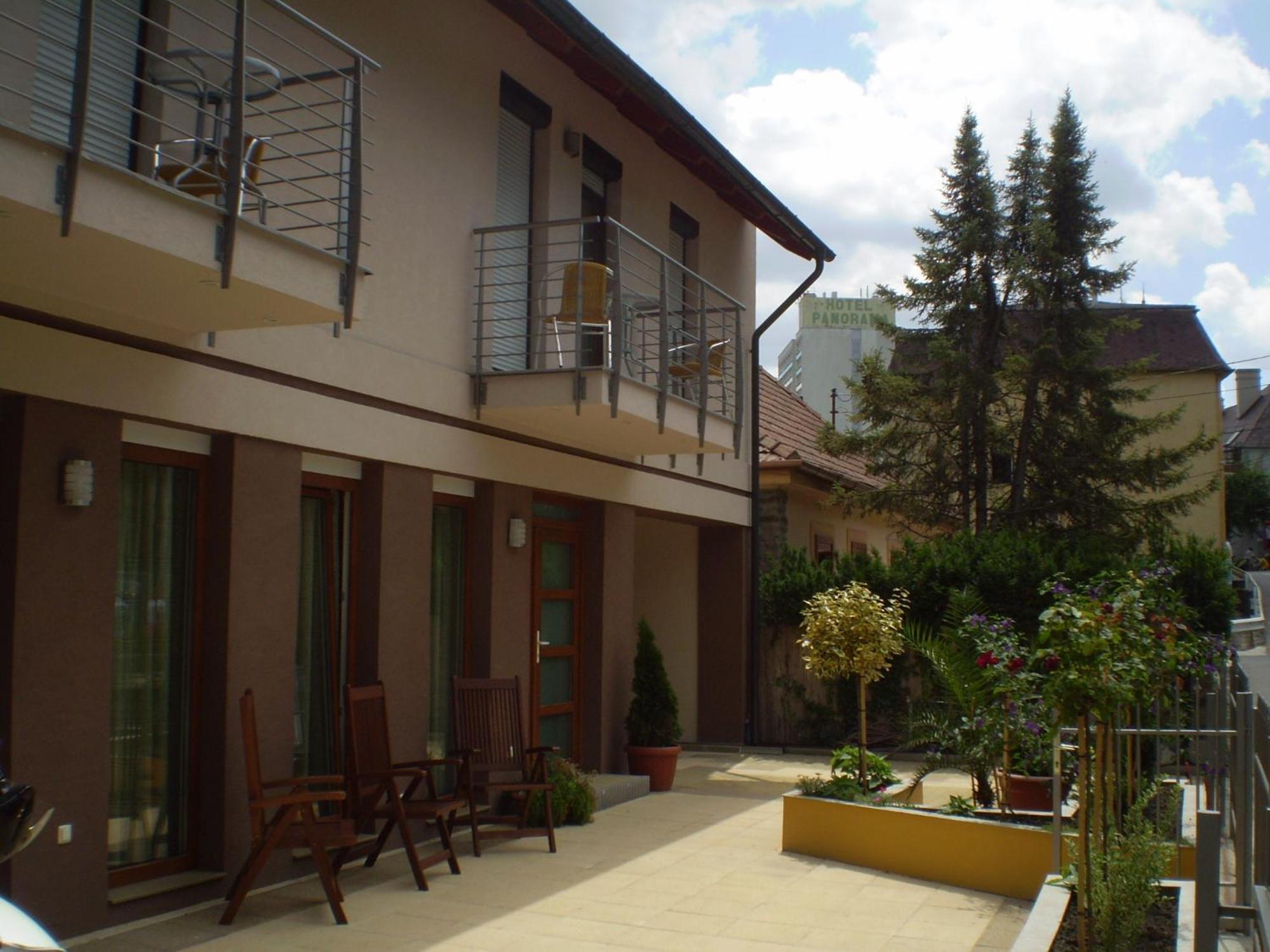 Mary Apartmanhaz Heviz Exterior photo