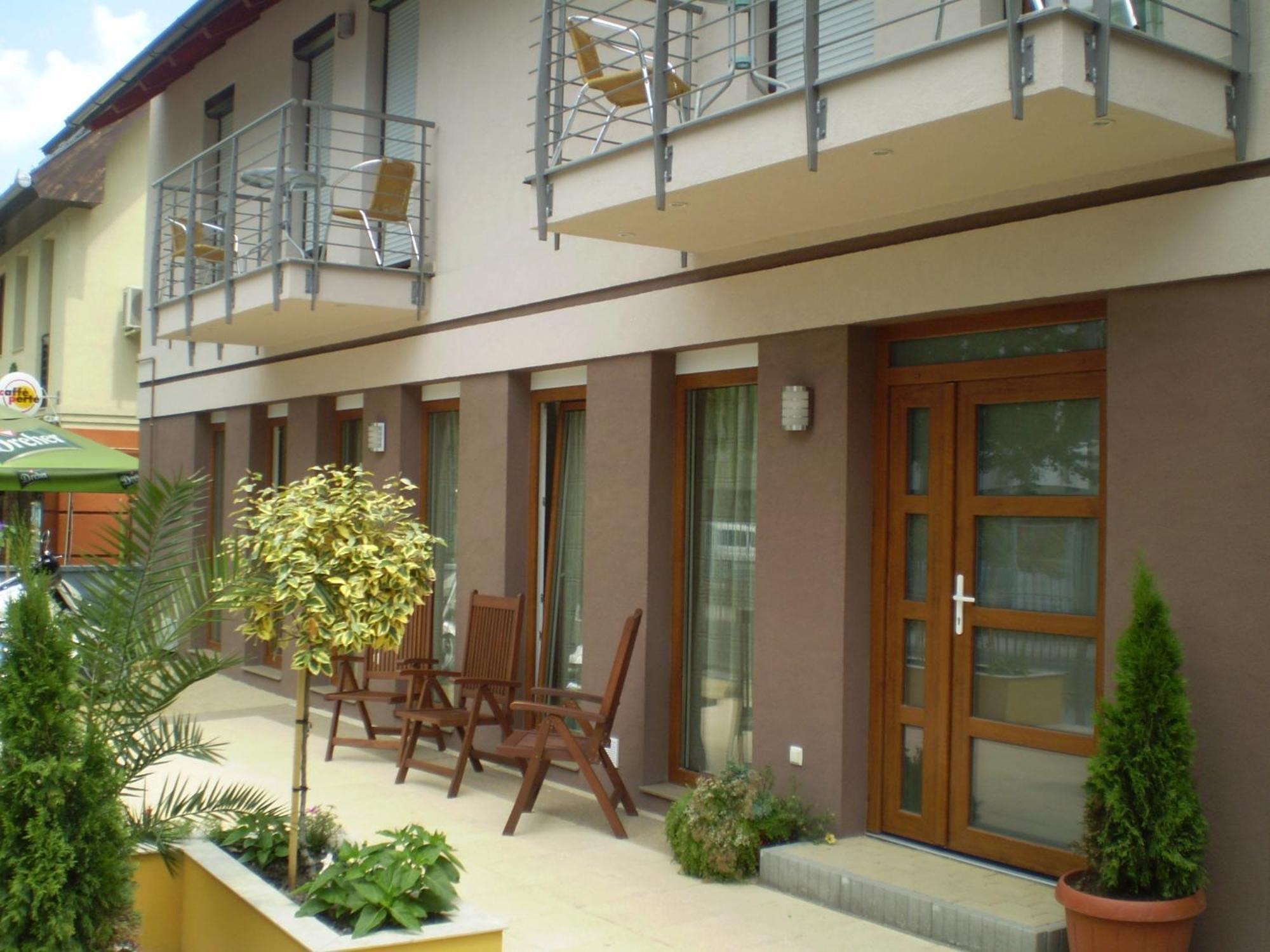 Mary Apartmanhaz Heviz Exterior photo