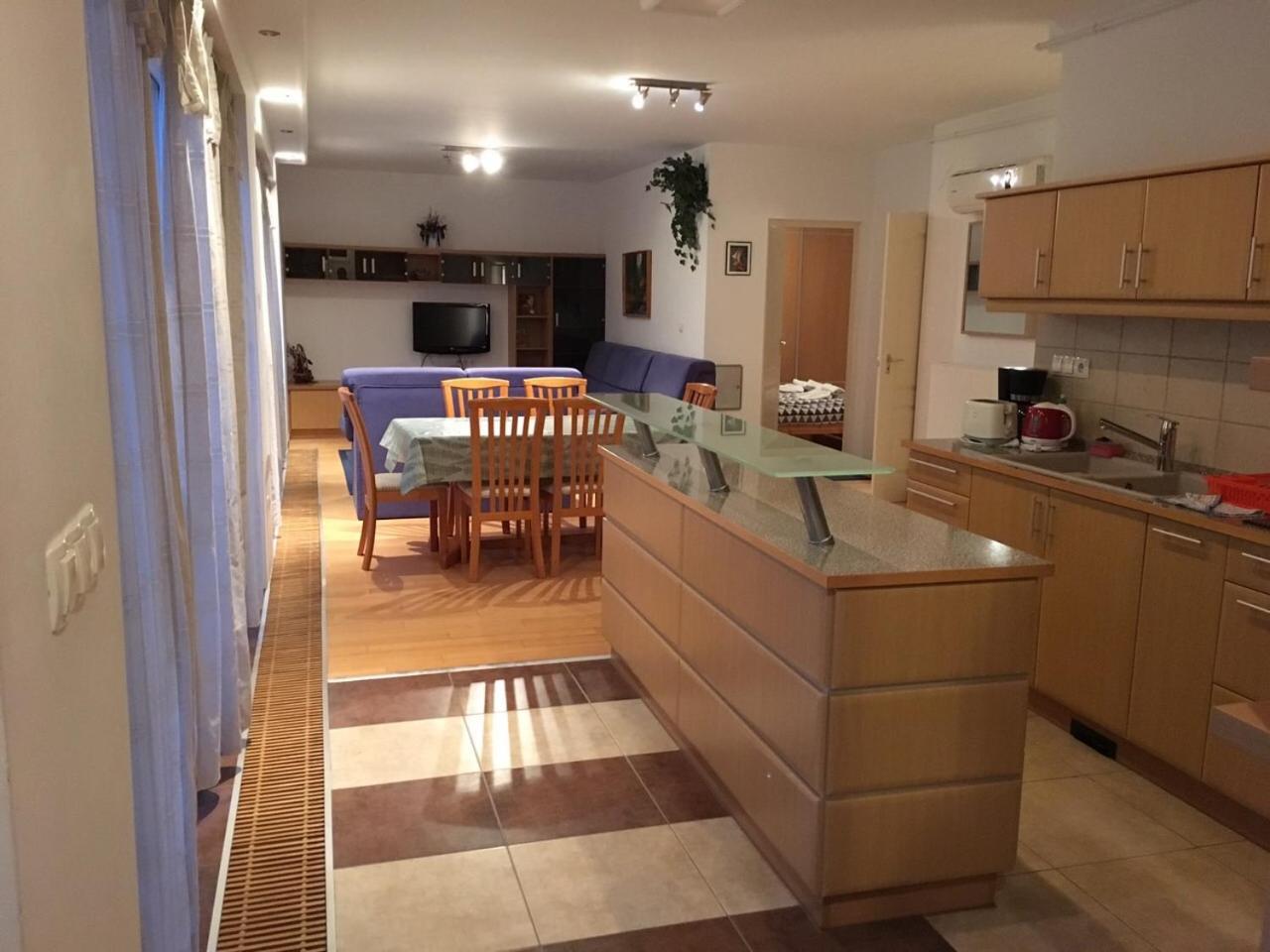 Mary Apartmanhaz Heviz Exterior photo